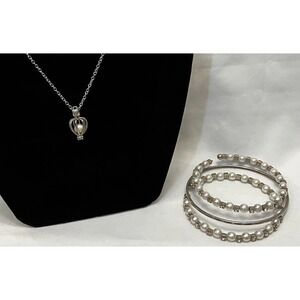 Unbranded Floating Faux Pearl Necklace & 3 Bangle Bracelets Silver Tone Lot of 4